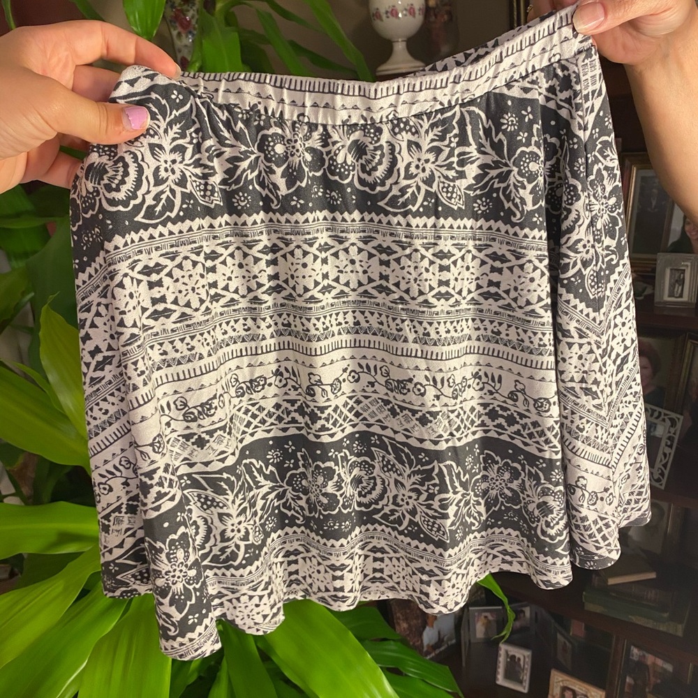 Grey and White Patterned Skater Skirt